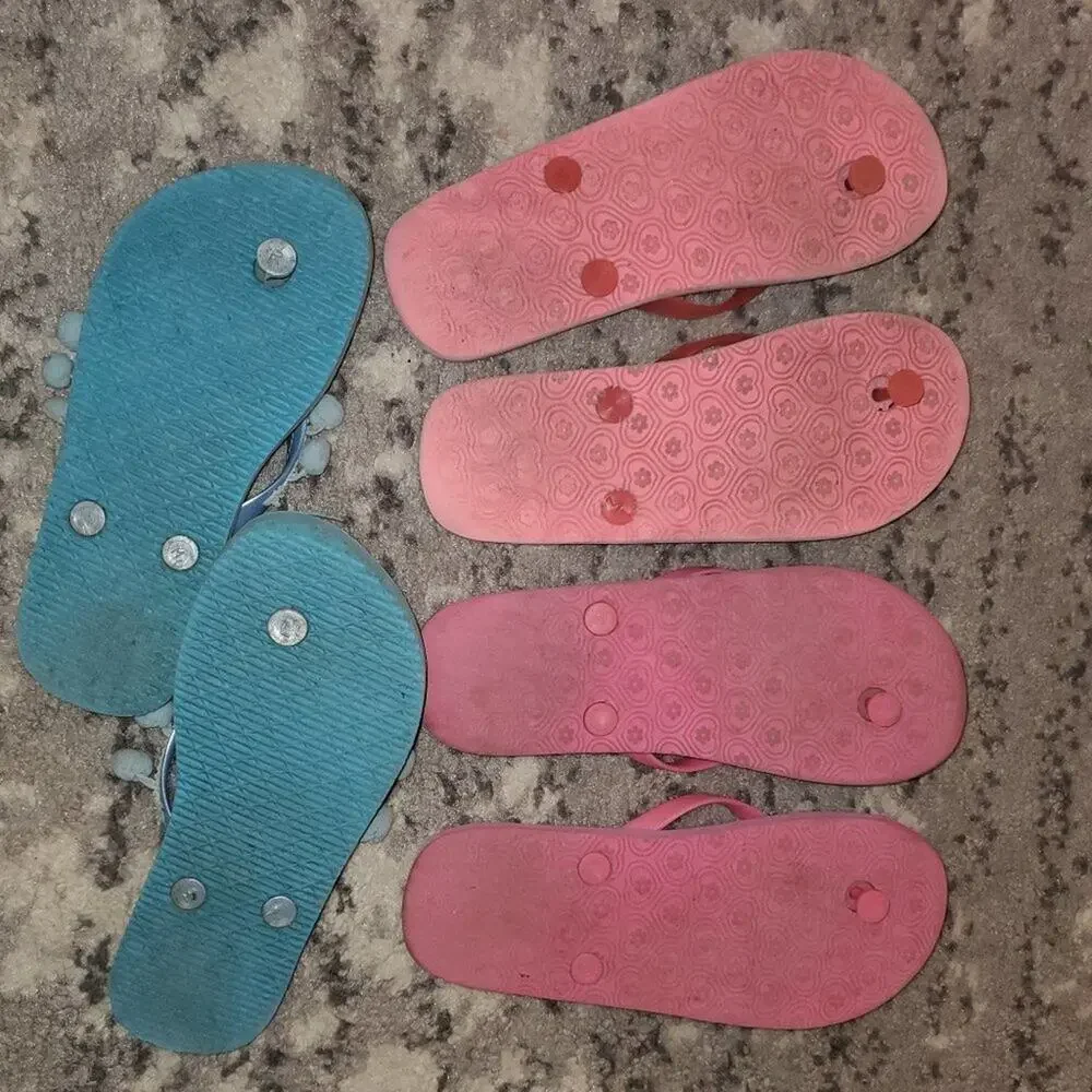 Girls Flipflops || 3 Pairs included || Good sz1-2